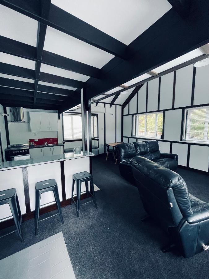 Experience Heritage, Live Modern Upper Hutt Esterno foto