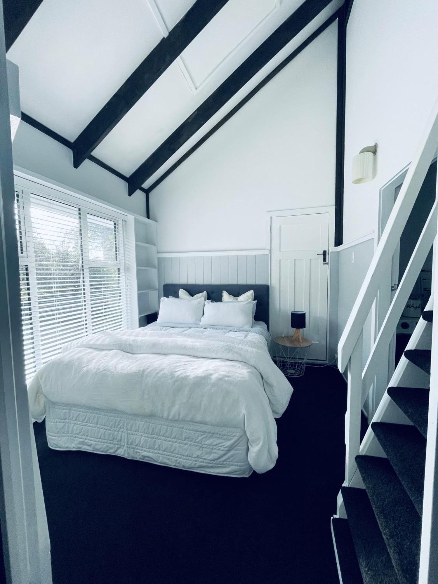 Experience Heritage, Live Modern Upper Hutt Esterno foto